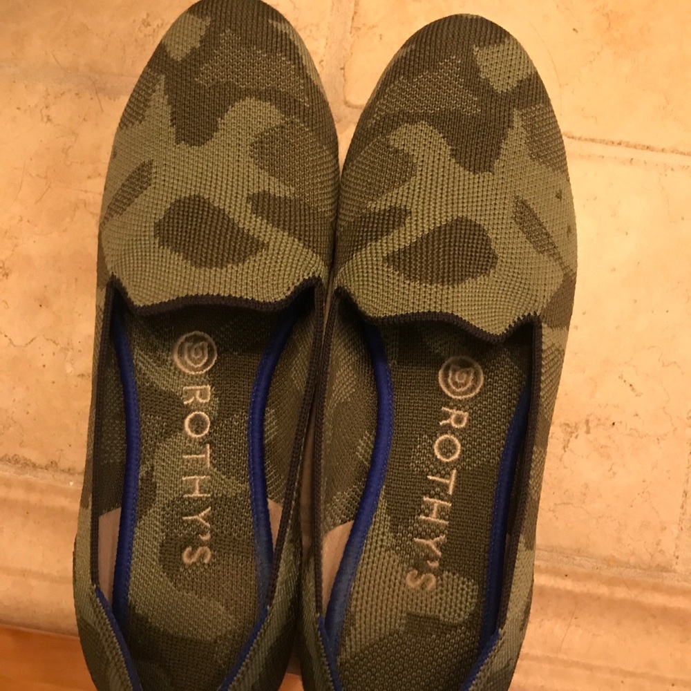 EUC size 7 camo rothys loafers worn 5x or less